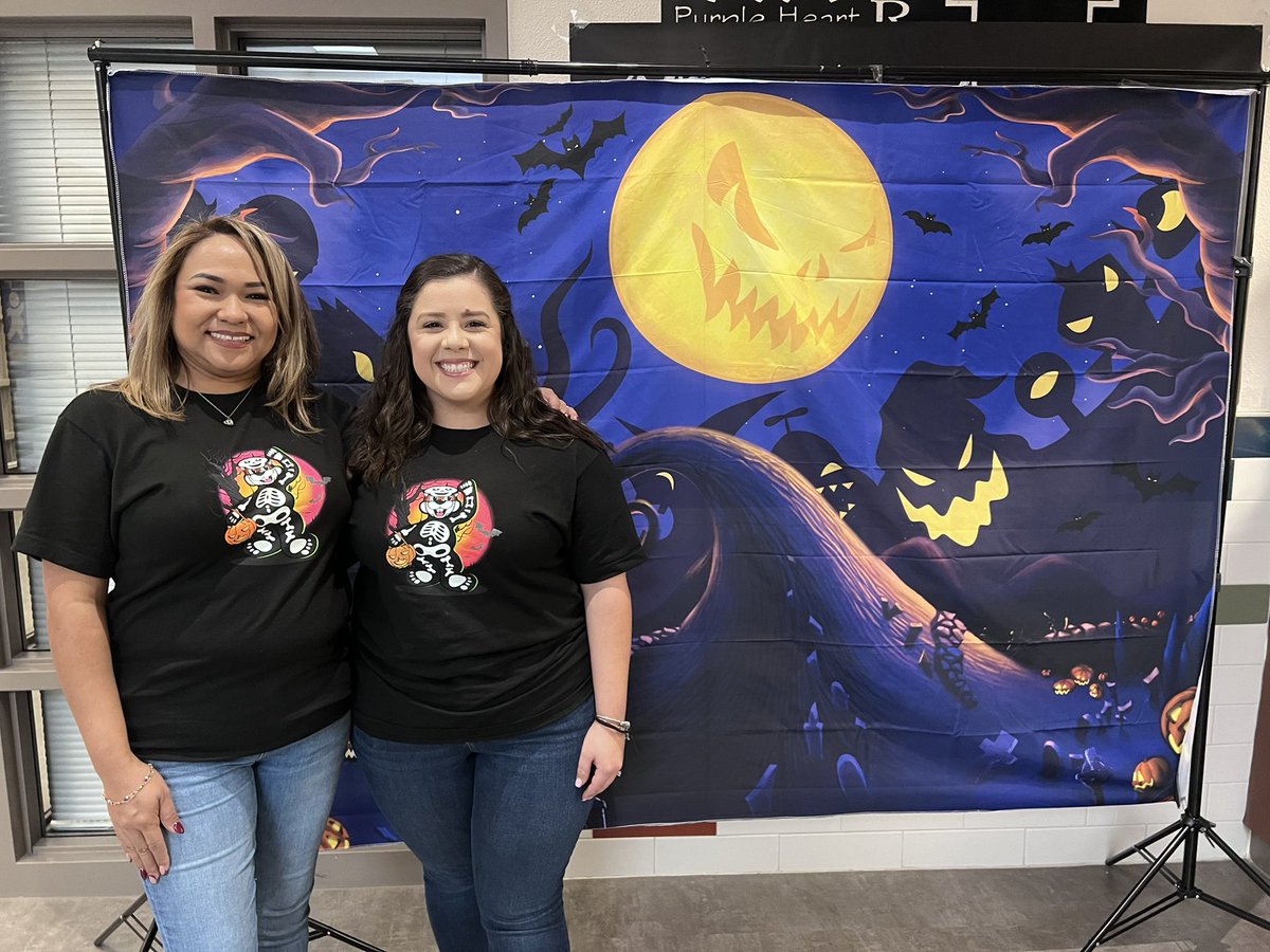 dmorrison_PHES's tweet photo. #EDHSspiritweek #twinning π―ββοΈ https://t.co/0OE3G4i1PA