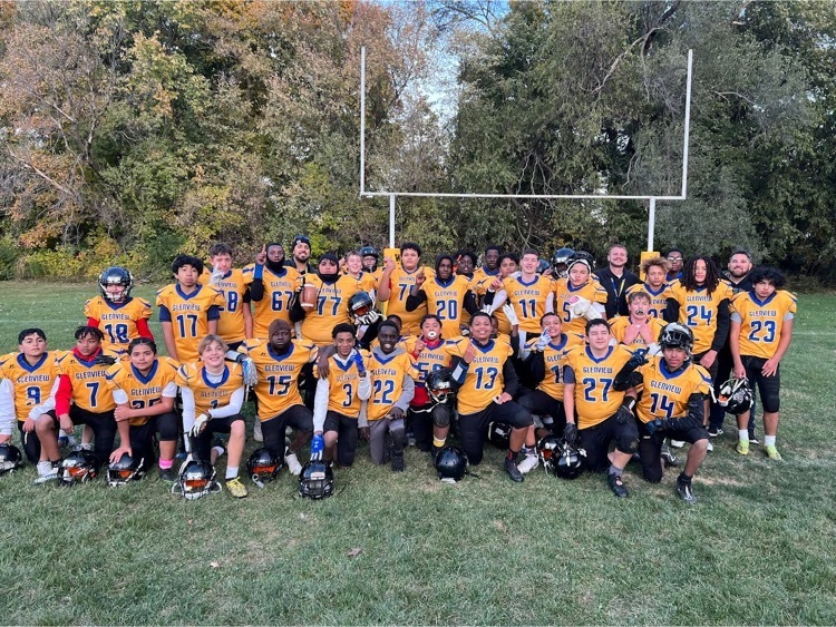 GlenviewEMSD's tweet photo. The undefeated, conference champion, Glenview Gators!
#EMSD37Pride https://t.co/pVaonDTgTW