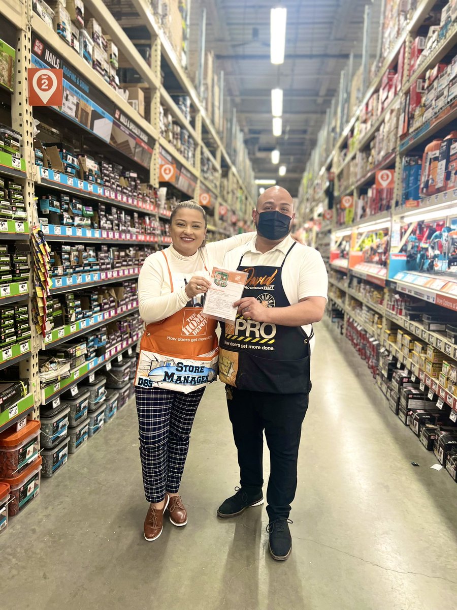 SouthLoop1950's tweet photo. ASM David Always Living The Value Wheel And Taking Care Of Our Associates! Putting People First And  Giving Back. @D65Hutch @MikeRousek @LilyGSV https://t.co/2gimYV3ez3
