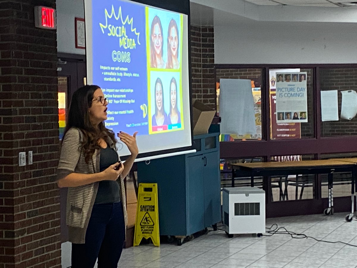 constableswiss's tweet photo. Starting a series of presentations at CCH with Youth Diversion Essex County. Students are learning about online safety, relationships, sexting and human trafficking. @WECDSB @WindsorPolice @YouthDiversion_ @CCHcomets https://t.co/0T32ujMQNx