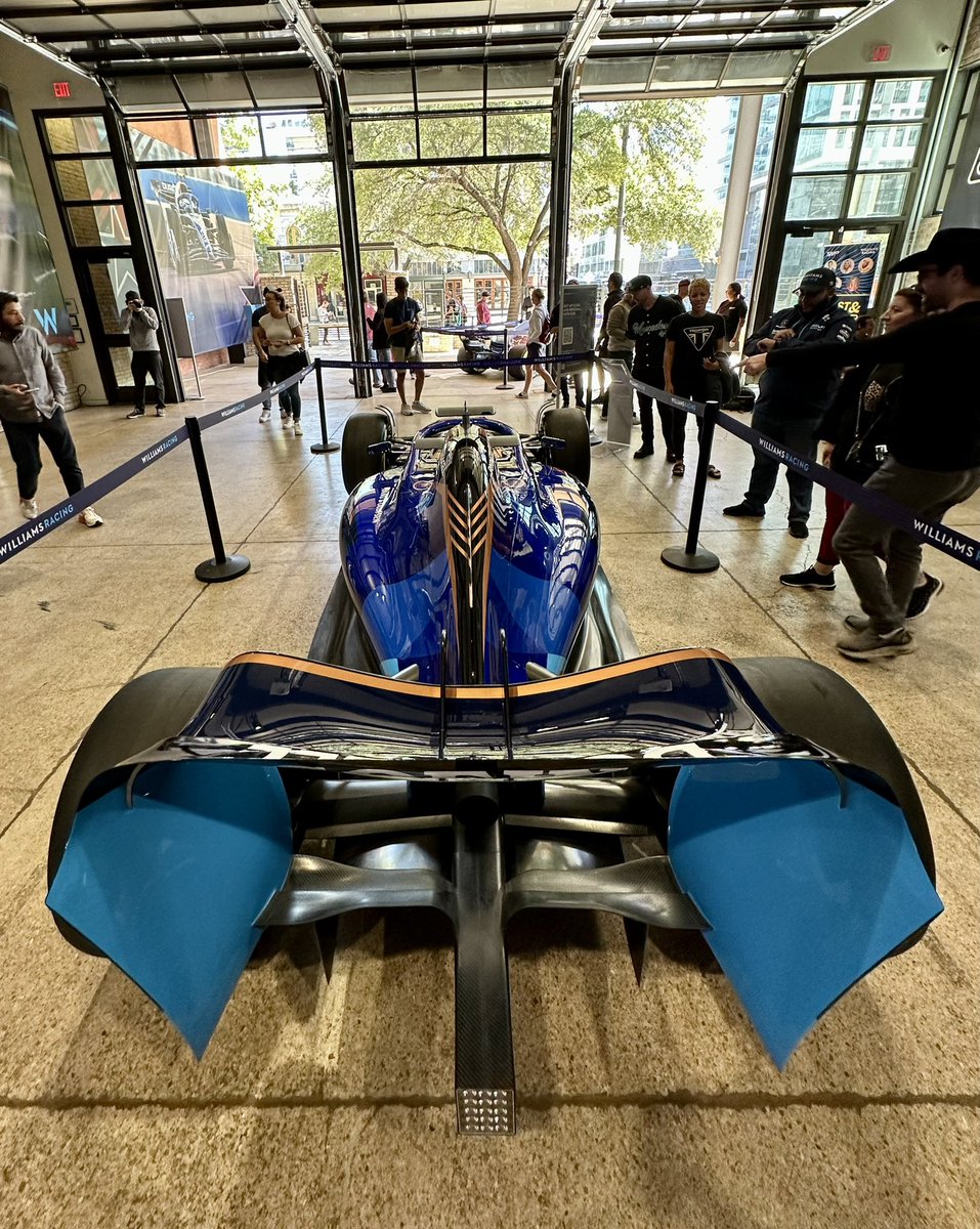 calebgrichard's tweet photo. @WilliamsRacing with an awesome pop-up in Austin! My first time seeing an F1 car in person, had to be a Williams! https://t.co/5bS7RyEEkM