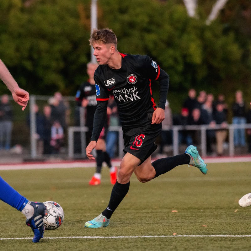 fcmidtjylland's tweet photo. Pontus Texel, Andreas Nibe og Gustav Christensen har alle arbejdet deres vej op gennem akademiet. Onsdag fik de så debut på førsteholdet 🙏🔝

Læs dem sætte ord på milepælen her 👇

#FA2FCM