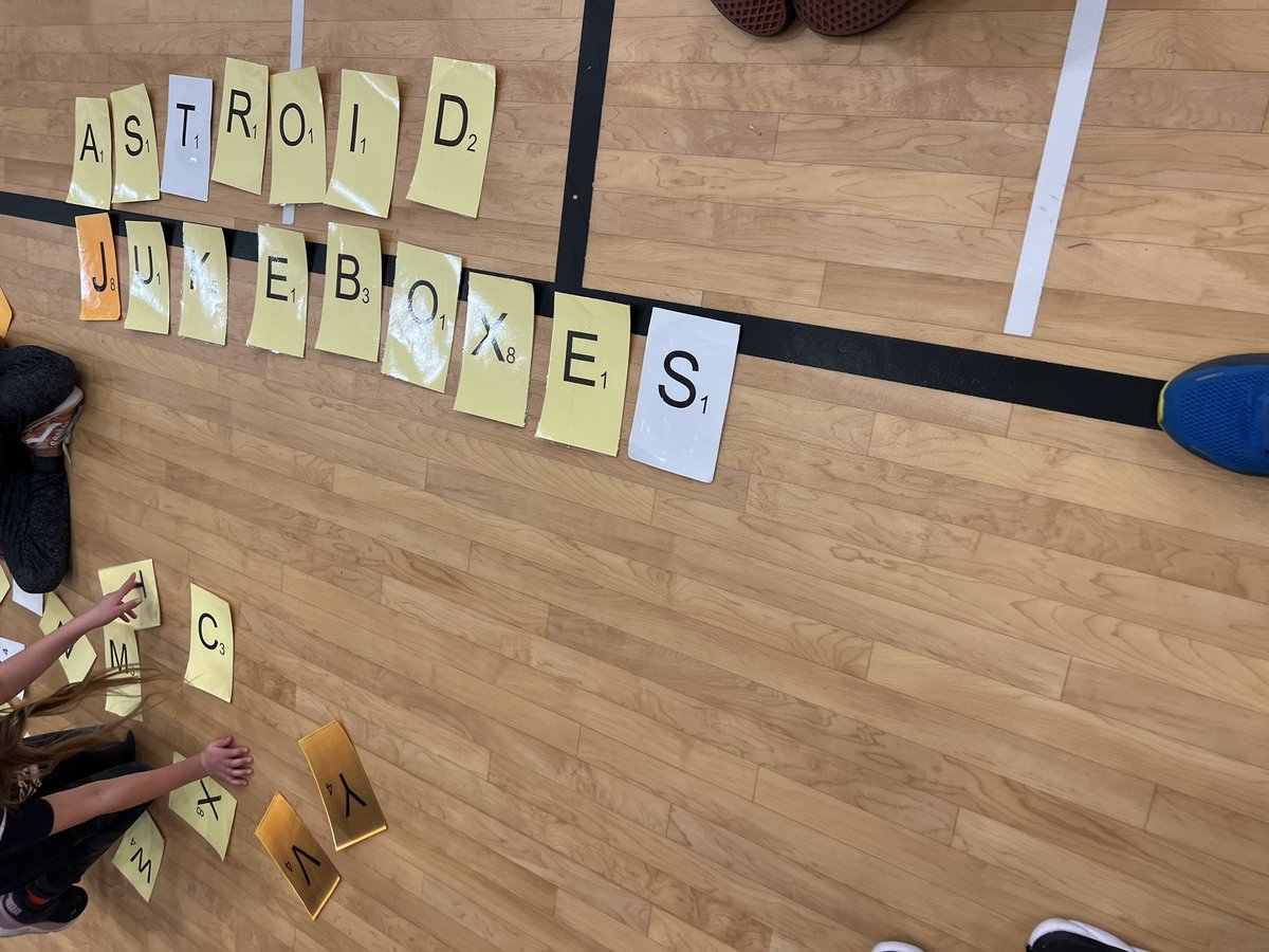 Students working on creating the alphabet, sight words, and the biggest word they can think of through Relays! <a target='_blank' href='http://search.twitter.com/search?q=PhysEd'><a target='_blank' href='https://twitter.com/hashtag/PhysEd?src=hash'>#PhysEd</a></a> <a target='_blank' href='http://twitter.com/AbingdonGIFT'>@AbingdonGIFT</a> <a target='_blank' href='http://twitter.com/AbingdonElem'>@AbingdonElem</a> <a target='_blank' href='http://search.twitter.com/search?q=abdrocks'><a target='_blank' href='https://twitter.com/hashtag/abdrocks?src=hash'>#abdrocks</a></a> <a target='_blank' href='https://t.co/AeYsMpx35f'>https://t.co/AeYsMpx35f</a>