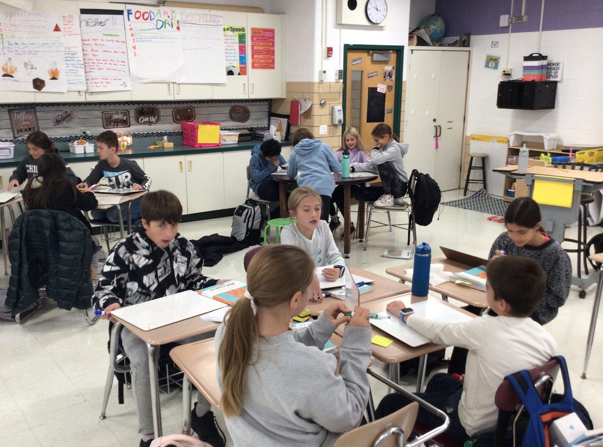 MrsBocian's tweet photo. Reviewing vocabulary with Kagan Showdown ✅
Helping one another by taking the role of "captain" ✅
Getting to write on the white board ✅

We love seeing our students take the lead in their own learning and help each other. https://t.co/RZCTsUC8DQ