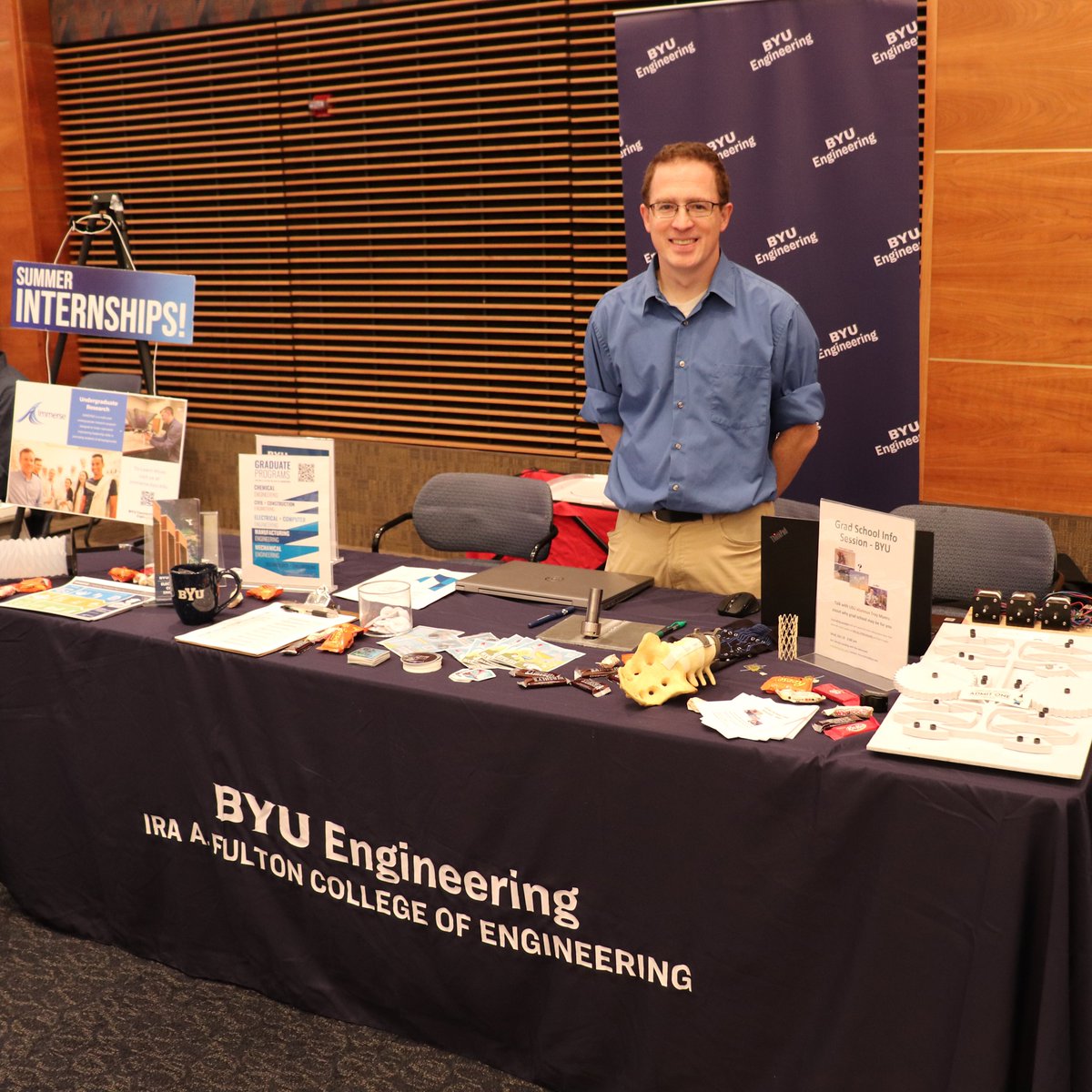 TODAY (Wed, Oct. 19): USU MAE/GAS Team alum, Vomit Comet flyer Troy Munro BS, MS'12, PhD'16 &amp; BYU assoc prof on campus for USU Graduate Fair. He's at the BYU Engineering booth, TSC Ballroom 'til 2 pm &amp; speaks at 5 pm, SER 244 (Physics  Bldg) All welcome, snacks! <a href="/GASPACS_CubeSat/">USU GASPACS CubeSat Team</a>