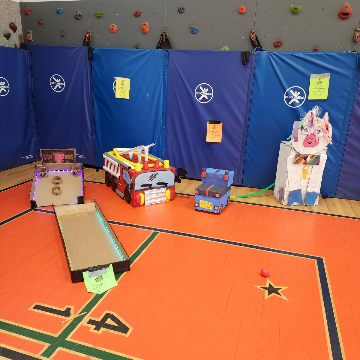 There are so many AMAZING pieces at the cardboard challenge. Our Pinewood kiddos are so talented! <a href="/MohonCSD/">MohonCSD</a> #pinewoodproud #mohonproud