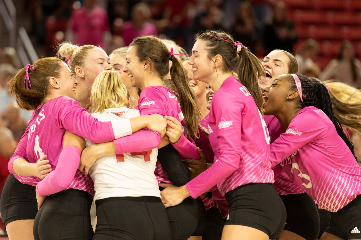 South Dakota Volleyball tweet media