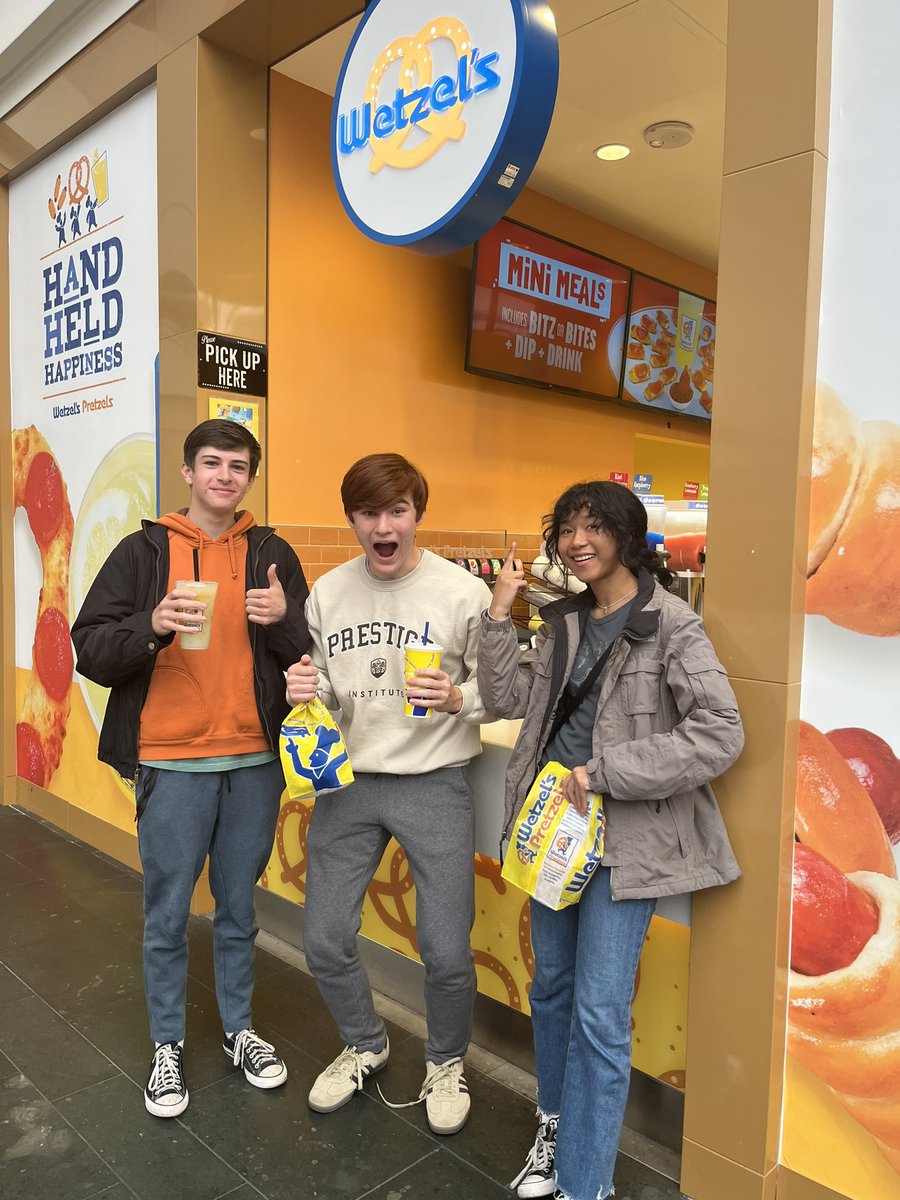 TalientoTeaches's tweet photo. We looked at product placement in @StewLeonards, the spirit of workers at @ChickfilA, menu displays at @panerabread and other retail kiosks. Now, we’ll write about these brands’ messaging to consumers, our experience patronizing them, and whether the products match the message. https://t.co/ihdfGoEXw1