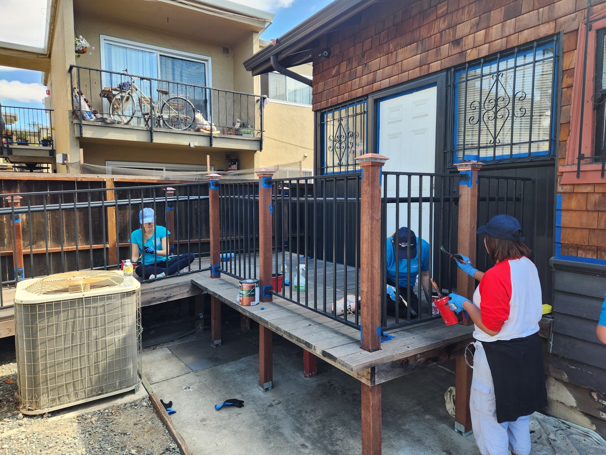 Our 2nd Annual Project Day with <a href="/UCSFBenioffOAK/">UCSFChildrensOakland</a> was a huge success! THANK YOU to all the volunteers for beautifying a total of 3 neighboring structures and the surrounding landscape.
