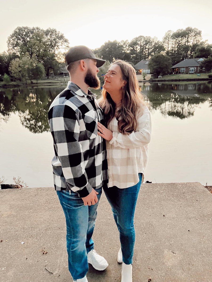 RealScherer's tweet photo. Imagine if she would have said no…

Thankfully she didn’t and I cannot wait to share the same last name ❤️ 

Cheers to forever my love 🍻🤞🏼

@ShelbieMallett https://t.co/2zeOhxEWPi