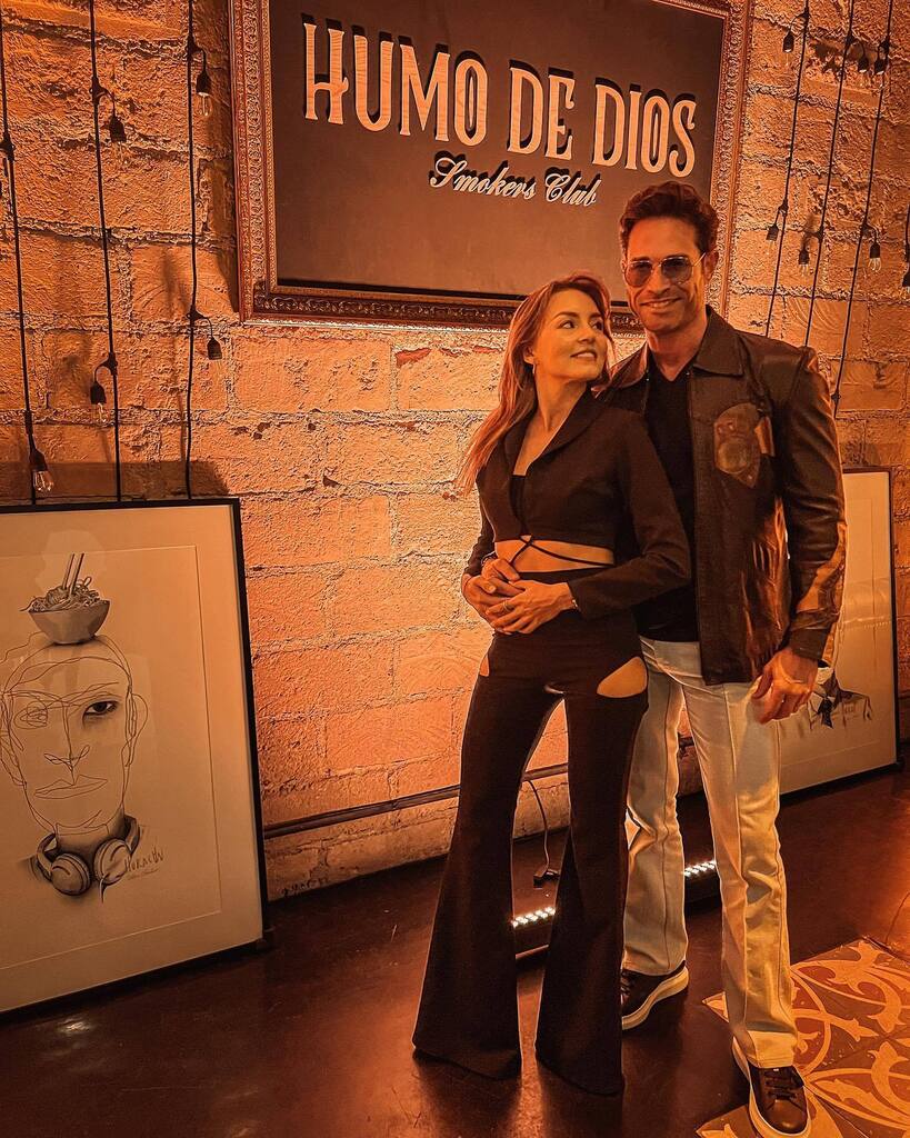 sebastianrulli's tweet photo. Noche de Humo…
#locosydiferentes #llamanoscomoquieras #love #friends #art #tribu https://t.co/99FDQlyQ4r https://t.co/5MPwESukAN