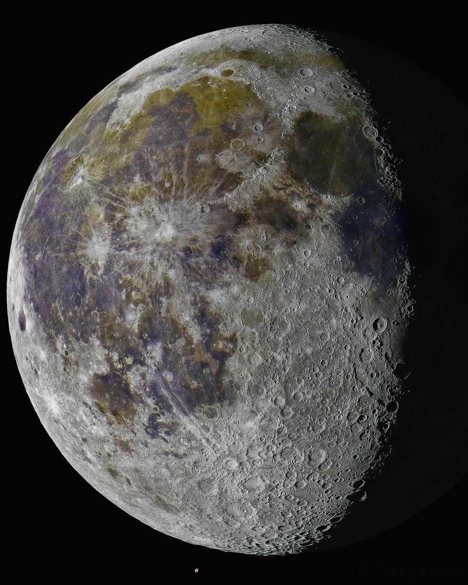daryaastrovas's tweet photo. My sharpest and clearest moon image ever. I merge 133000 images of the moon with 147GB of data it takes me 22 hours to edit and post processing. You can also see planet mars apparent size (composed). https://t.co/oflxmprVq1