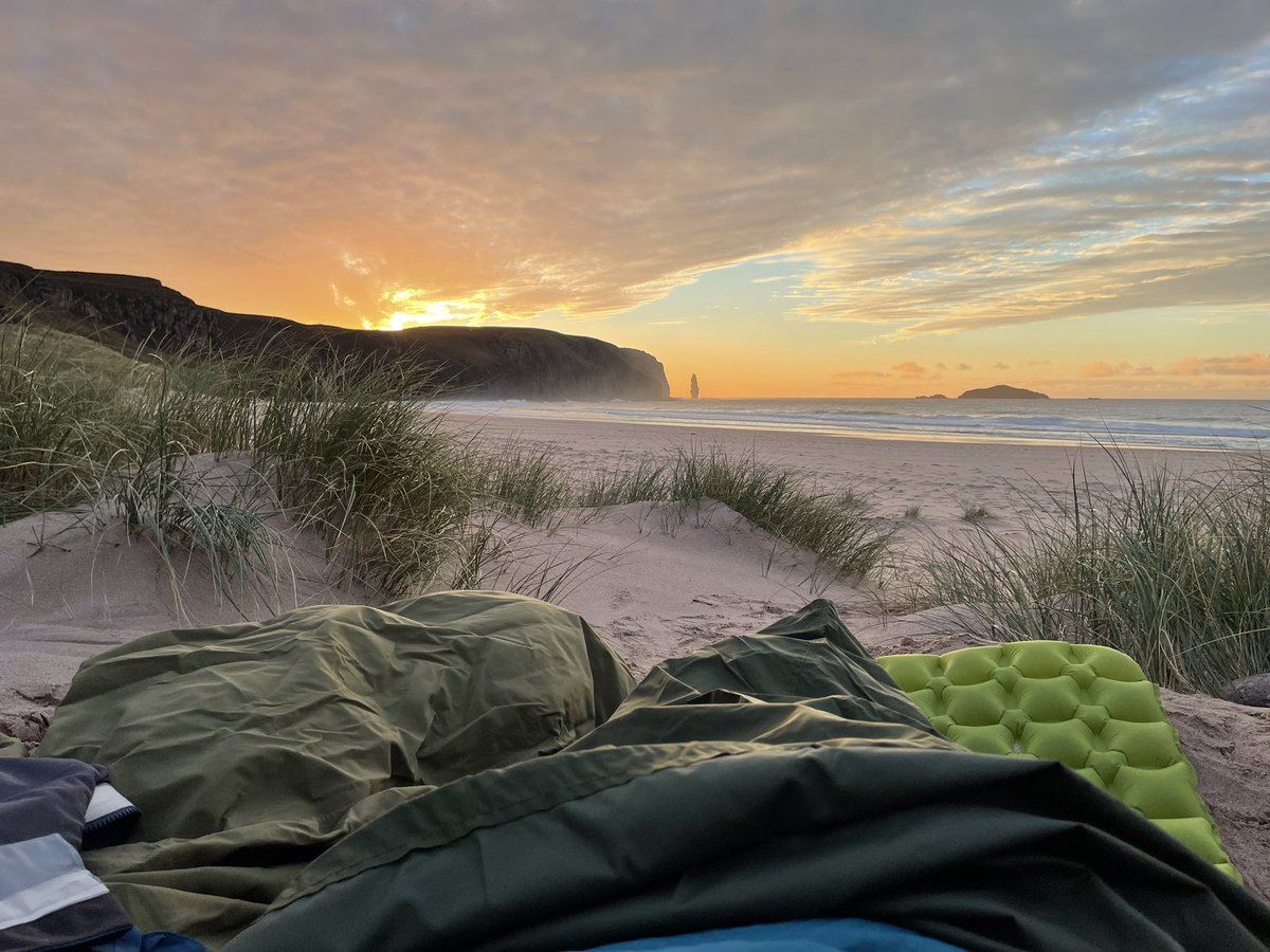 MartinsuenMart's tweet photo. A fantastic bivi last night at one of my favourite places #sandwoodbay https://t.co/yEuZFhxyNG