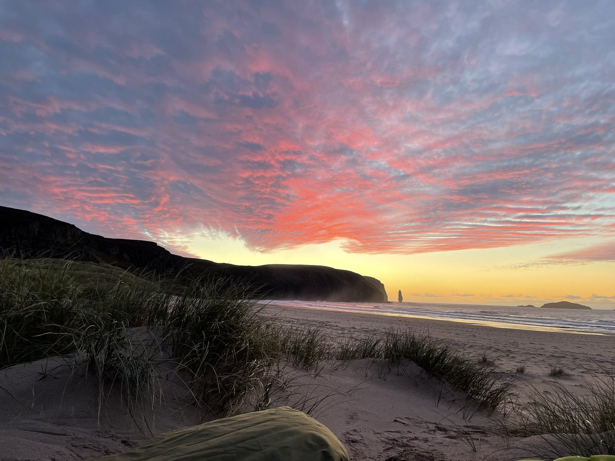 MartinsuenMart's tweet photo. A fantastic bivi last night at one of my favourite places #sandwoodbay https://t.co/yEuZFhxyNG