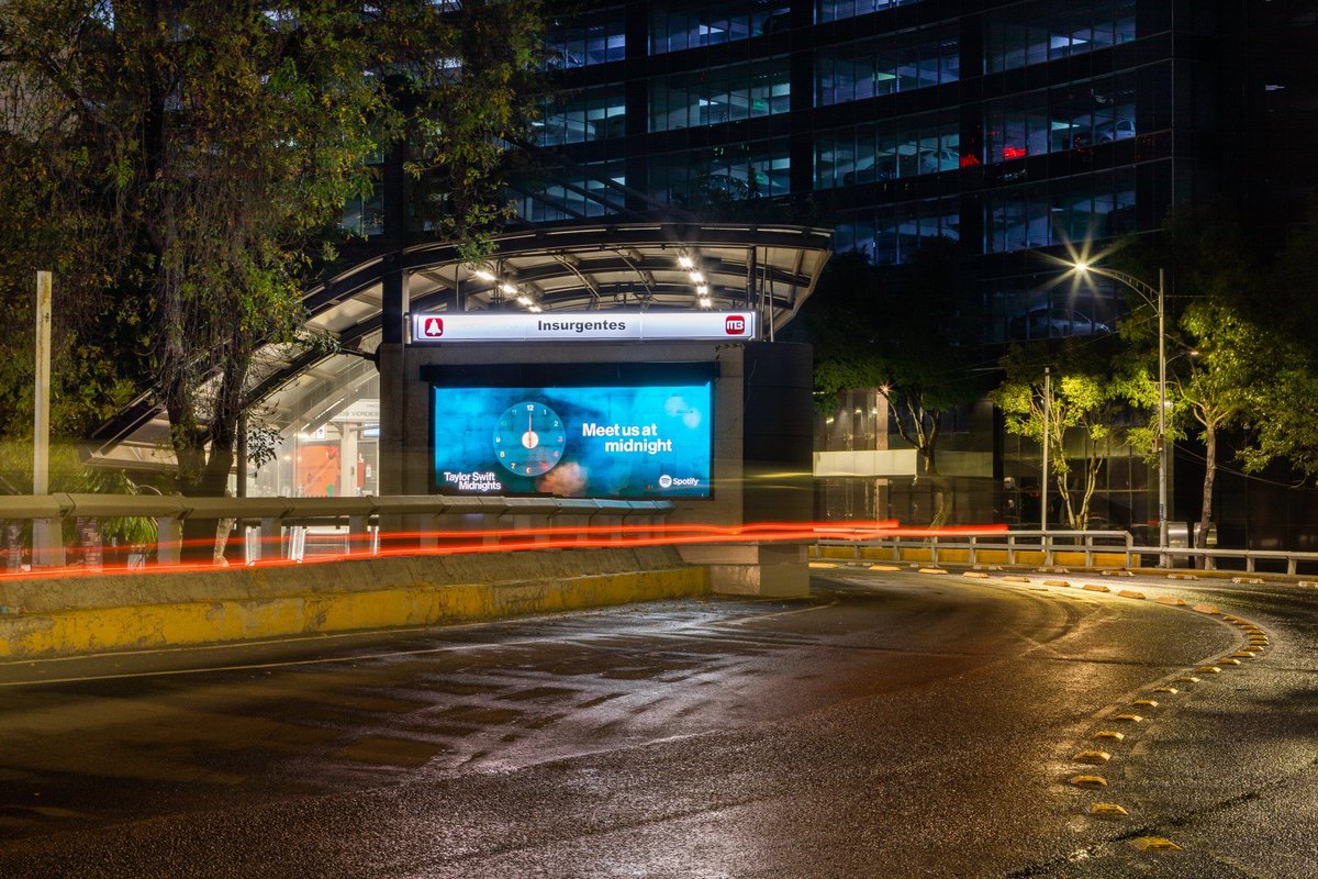 LaPuercaylor's tweet image. QUIEN VA A IR A LA ESTACIÓN DEL METRO EN INSURGENTES A TOMARSE FOTO????AAAA