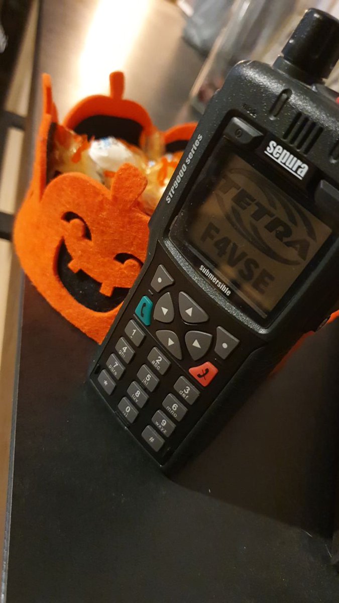 kikosgc's tweet photo. Halloween Special Edition 🎃🦇👻
#AmateurRadio #hamradio #radioamador #radioamateur #tetraradio #radiocommunications #hamtetra #TETRA #sepura #sepuraradio #stp9000series #stp9000 #stp9040 https://t.co/R15AXsnjMP
