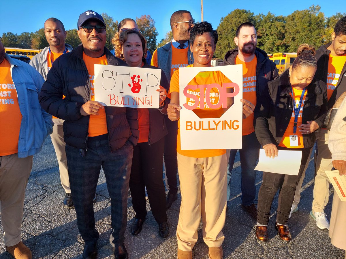 GCSchoolsNC's tweet photo. Today, GCS staff members took a Unity Day pledge to stand against bullying. #UnityEveryDay https://t.co/e375FEIw5Z
