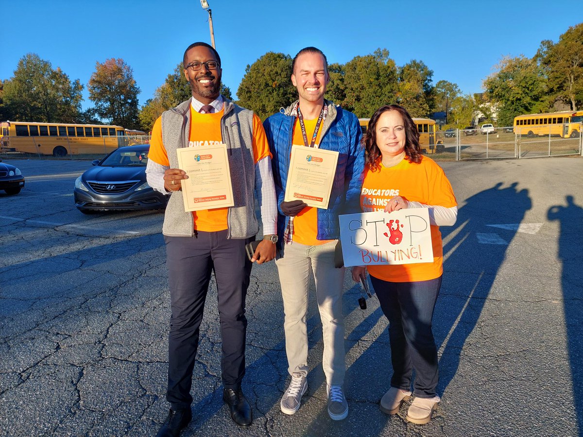 GCSchoolsNC's tweet photo. Today, GCS staff members took a Unity Day pledge to stand against bullying. #UnityEveryDay https://t.co/e375FEIw5Z
