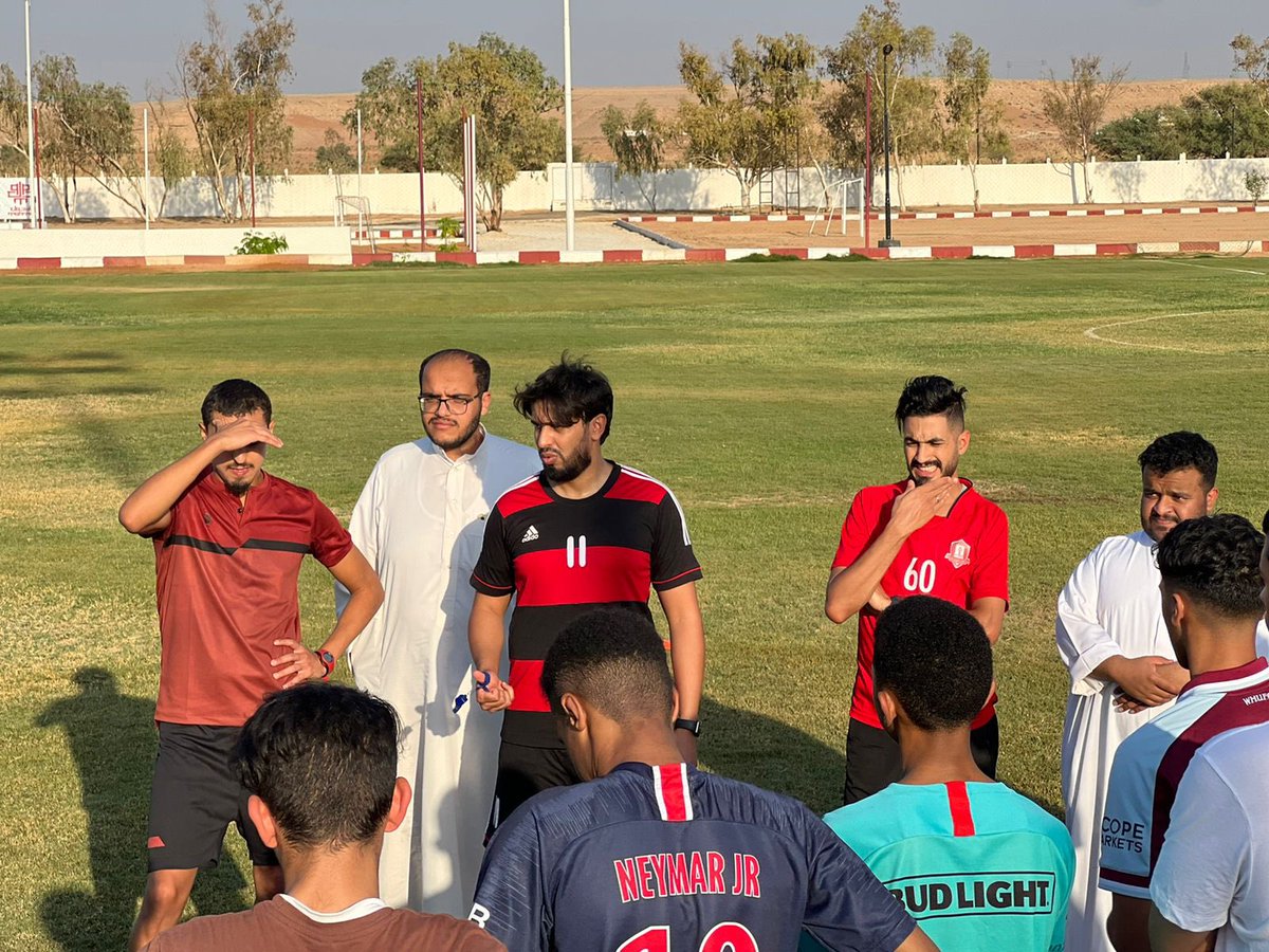 فئة الشباب تستأنف تمارينها في النادي 
#نادي_المحمل_سينهض