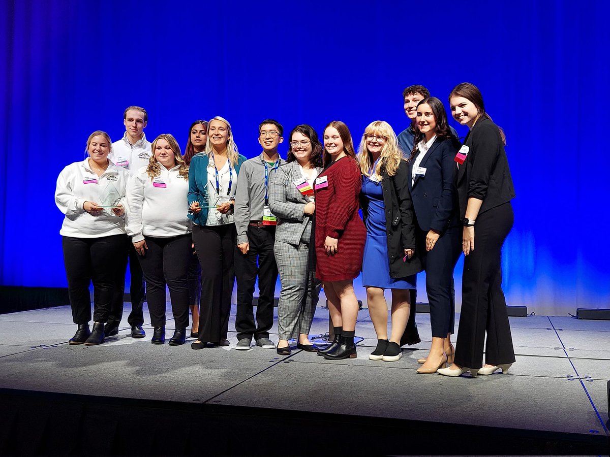 TMWohlfield's tweet photo. Celebrating the future of our #HRProfession Congrats to all our student competitors in our #MISHRM22 #HRGames and our winner @FlintUof #MISHRMMIT22 #MakeYourMark @MichiganSHRM https://t.co/SAn37hn9Nq