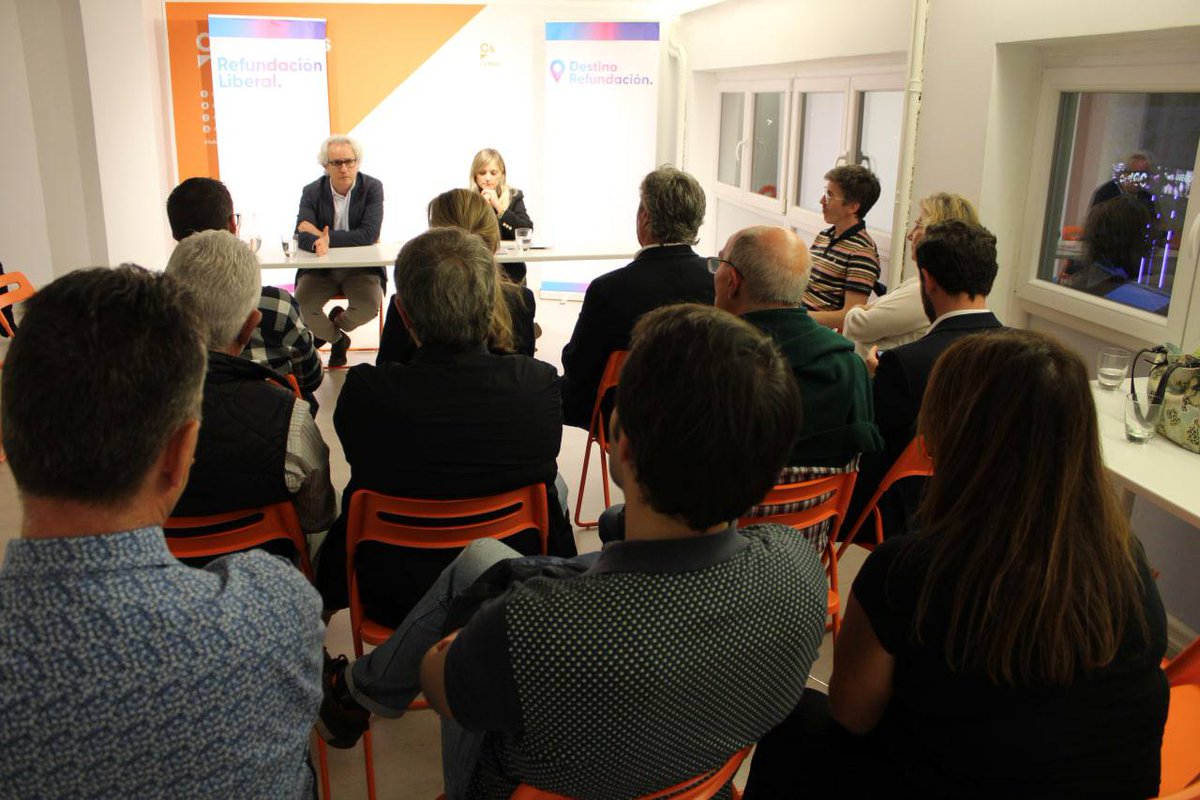 CPerezNievas's tweet photo. Muy productivo encuentro hoy en Logroño con la gira "Destino Refundación" de @Refundacion_Lib 

Buenas aportaciones y mucha ilusión por liderar una alternativa liberal para nuestro país. ¡Muchas gracias, @CsLaRioja, por la acogida! https://t.co/dR4jOOqJXP