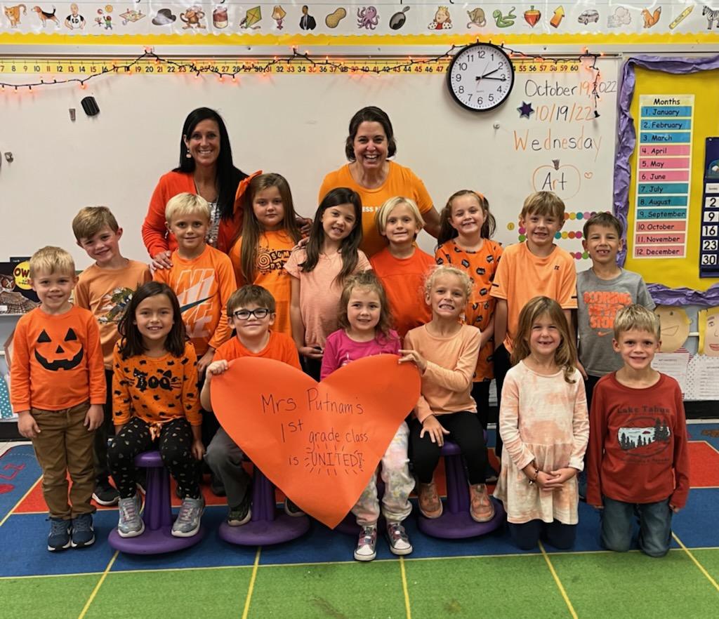 putnam_katy's tweet photo. Mrs. Putnam's class  stands UNITED against bullying! #lovemyfirsties #UnityDay2022 
#KindnessMatters #unityeveryday 
@Akrpatterson 
@KarenBlake 
@TweetsBellamy 
@MrsRossersClass 
@chawkfan91 https://t.co/zGZ1VABqHJ