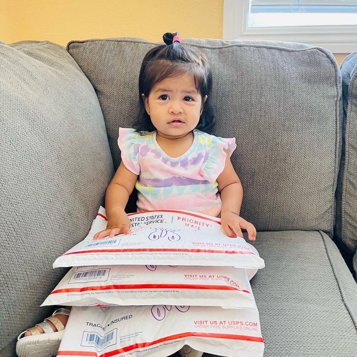 ShopShipSip's tweet photo. Sending #love ❤️ and #butterflies 🦋 along with your packages.  Happy Wednesday to everyone. 

#goodvibes #shopshipsip #frida #lavidaconfrida #puroamor #shopshipsipwithfrida #babyfashion https://t.co/VGnHkJcCGW