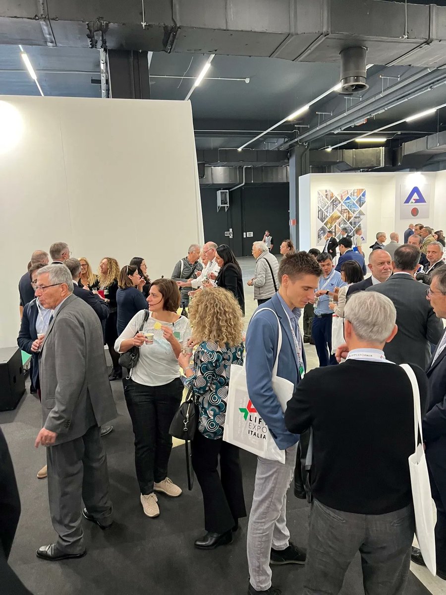 ElevatorWorld's tweet photo. #ELEVATORWORLD says #Ciao! from Day One of #LiftExpoItalia, where we are among #exhibitors like @Garaventalift, #AlbertoSassi, @relayr_iot and #TAKConsulting at the @MiCoMilano in #Milan, #Italy. Stop by and say hi! https://t.co/aMok6LrlWG