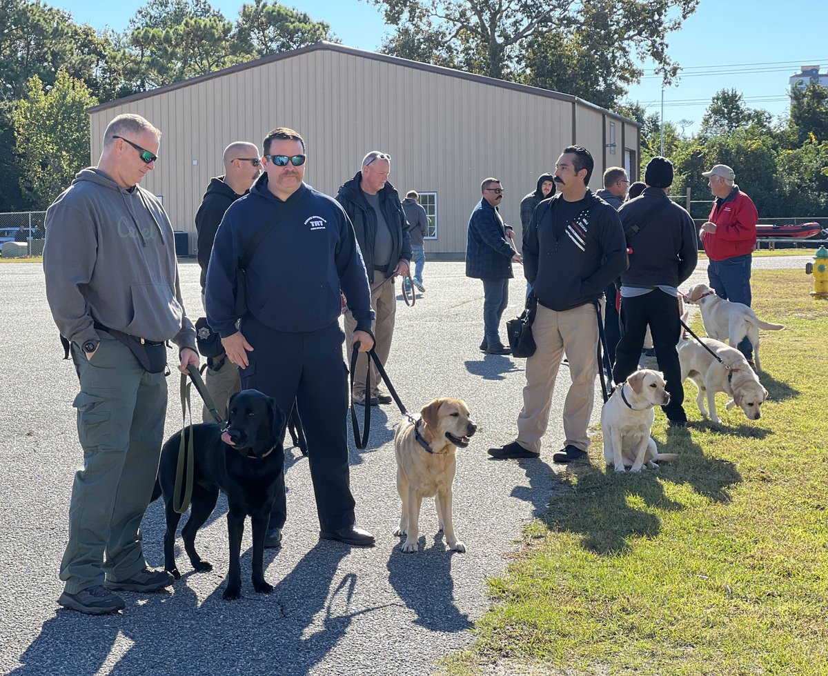 hcfirerescue's tweet photo. #HCFR hosted the @StateFarm Arson Dog Program Recertification at the @MyrtleBeachFire Training Center, bringing in 25 accelerant-detecting canines and handlers from 16 different states.

Capt. Rice and Arson Dog Crosby successfully recertified!

Great job to all who joined us! https://t.co/7jWGmUtIlx
