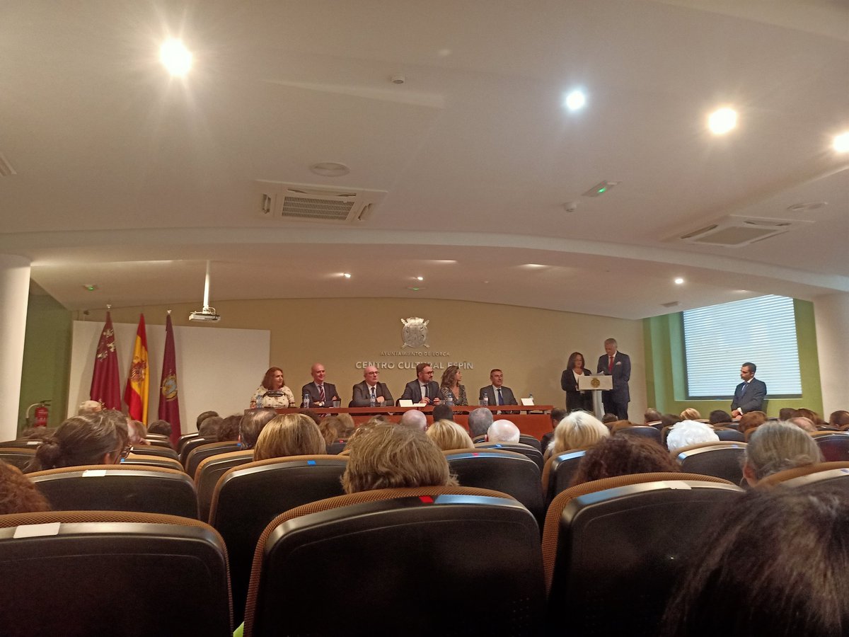 En la presentación de la sede de la unidad de #mediación intrajudicial del  Tribunal Superior de Justicia <a href="/TSJMurcia/">TSJ Murcia</a> de Murcia en #lorca.
Magnífica iniciativa!!
Enhorabuena a Pedro Soto y a Emilia Collado por la presentación
Gracias a <a href="/JuanMJMoreno/">Juan M. Jimenez Moreno</a> y a <a href="/MarienBdH/">Marien Bastida</a> por invitarme