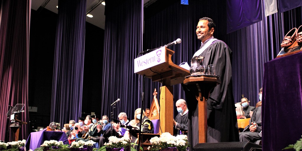 KingsAtWestern's tweet photo. βIt is a true joy to witness your determination. Kingβs will remain a part of your story foreverβ Kapil Lakhotia, King's Board of Directors Chair. Thank you, @PresLondonEDC for your kind words to our Fall 2022 graduates during convocation π #FallConvocation #APlaceToBe https://t.co/fC4Inke3zW