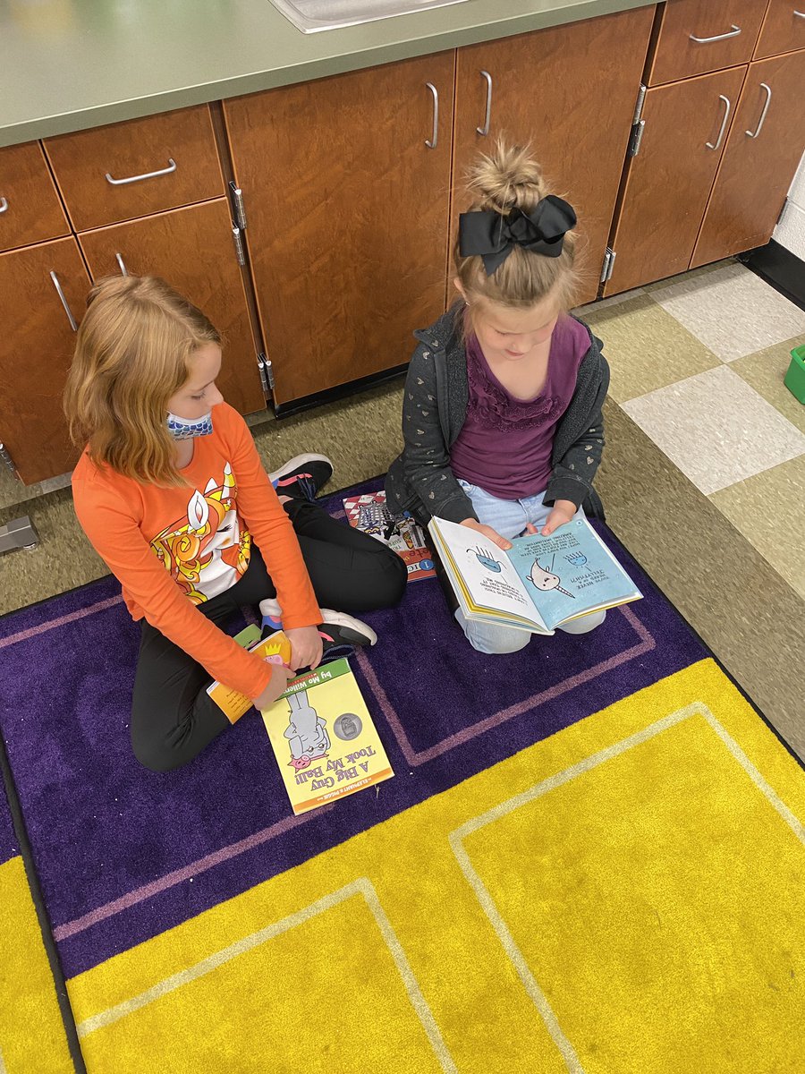 MsCarpenterRCE's tweet photo. We had the best time partner reading with @MsWatkins_RCE class! What a fun way to celebrate our reading! #oneRCE https://t.co/QdXixYgJSE