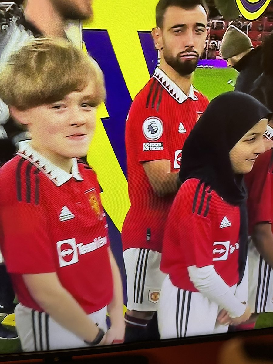 Amir Malik (@amirwmalik) on Twitter photo So good to see #muslim #hijab wearing #girl leading the <a href="/ManUtd/">Manchester United</a> team out tonight. Brought such a warm smile to the heart.
What a moment for that young girl!!!
#diversity #ManUtd #Spurs #hijab So good to see #muslim #hijab wearing #girl leading the <a href="/ManUtd/">Manchester United</a> team out tonight. Brought such a warm smile to the heart.
What a moment for that young girl!!!
#diversity #ManUtd #Spurs #hijab