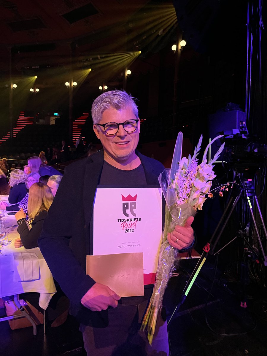 Unn Edberg (@unnedberg) on Twitter photo Markus Wilhelmson från <a href="/TidningenVi/">Tidningen Vi</a> blev Årests journalist vid #tidskriftsgalan <a href="/SvTidskrifter/">Sveriges Tidskrifter</a> Så välförtjänt! Markus Wilhelmson från <a href="/TidningenVi/">Tidningen Vi</a> blev Årests journalist vid #tidskriftsgalan <a href="/SvTidskrifter/">Sveriges Tidskrifter</a> Så välförtjänt!