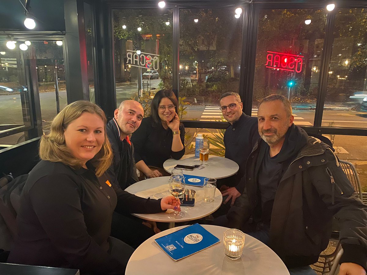 Imengby's tweet photo. Enjoying a moment with some of my project team π. Just to stop and feel happy with our achievements presented at #networksday @MarzenaOlubek @phid75 https://t.co/oCbsMn6SBY