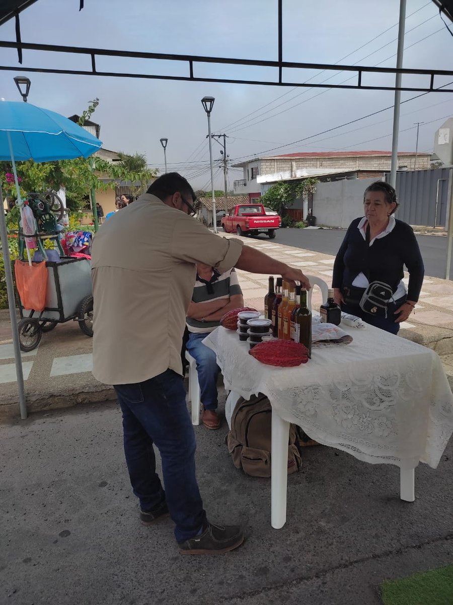 JefaturaBalsas's tweet photo. Más de 200 personas participaron de la #FeriaProductiva liderado por el Jefe Político en la parroquia #Bellamaria cantón #Balsas.
✔️ 30 stand de sectores productivos y artesanales expusieron sus productos.
@GoberElOro
@_Aristeguieta
@panchojimenezs
#JuntosLoHacemosPosible https://t.co/LvgSRYMRr1