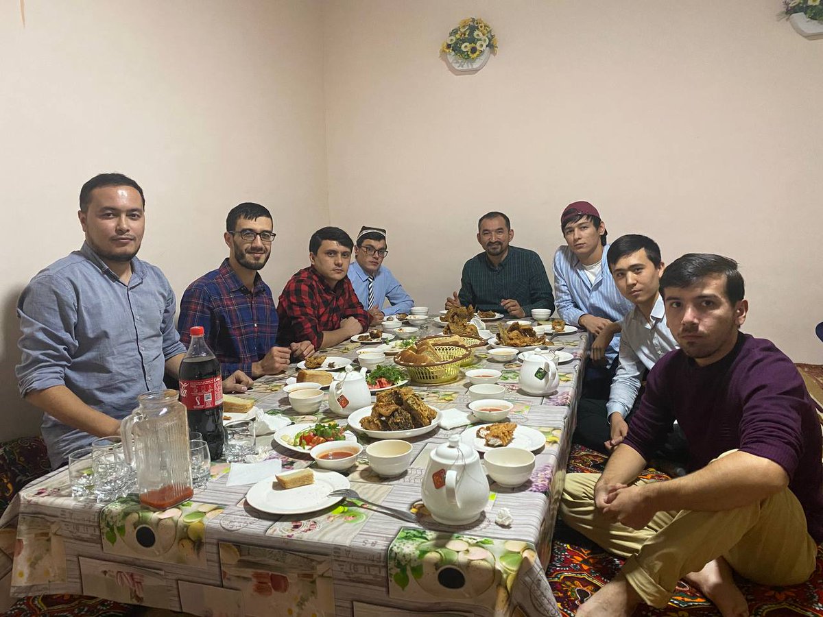 sanjar_said's tweet photo. Бугун братишкамиз Жасурбек Швейцария визасини олганини ювдик. Томоқ қурғур Қозоғистоннинг биқинидаги Шолпан опанинг балиқхонасига боришимизни амр қилди, наилож бўйсундик, лекин афсус чекмадик. Майли, муҳими ювишга, мақтанишга арзигулик ҳодиса ) https://t.co/I4IcMWMUPk