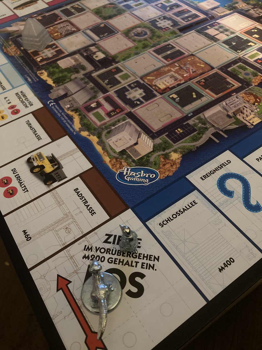 JGleser's tweet photo. Wenn Betriebswirte spielen…dann wohl Monopoly🤷🏼‍♀️ Und ja @oliver_voigt, ich weiß, was du sagen willst. https://t.co/4LnZ6GdrDp
