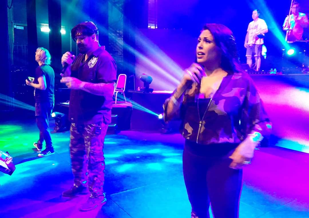moonworldr's tweet photo. Los ensayos de HISTORY of ROCK 2 🎸 brillando a una gran altura. Mañana seguimos 🤩

Increíble como suena y como se va engranando todo. Preparad vuestros oídos y vuestros 5 sentidos... Este sábado día 22 ESTRENO en @AuditoriMed 🎶😍

#HistoryOfRock2 #auditoriLaNucia https://t.co/CAhp05KL7y