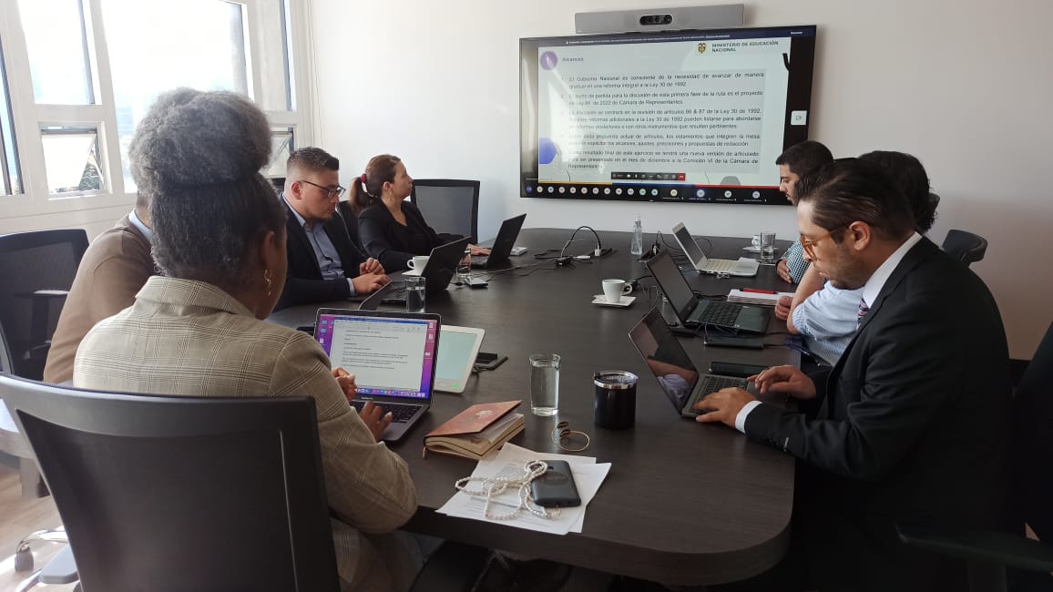 ¡La #EducaciónSuperior, pilar para el desarrollo del país! Hoy el Ministerio de Educación instaló la Comisión de la Reforma a la Ley 30 de 1992 para avanzar en la versión del articulado que se presentará al Congreso de la República.