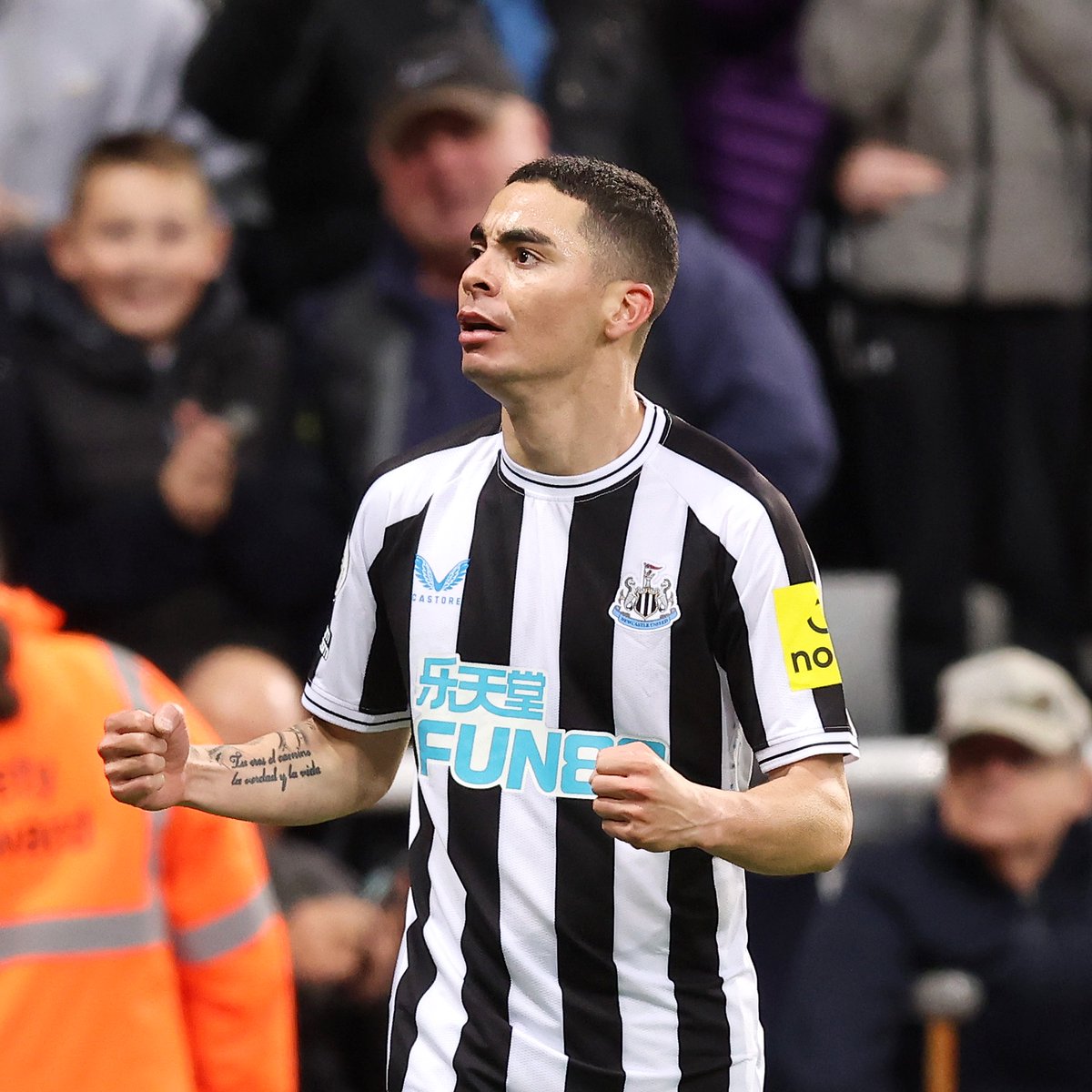 Premier League tweet media