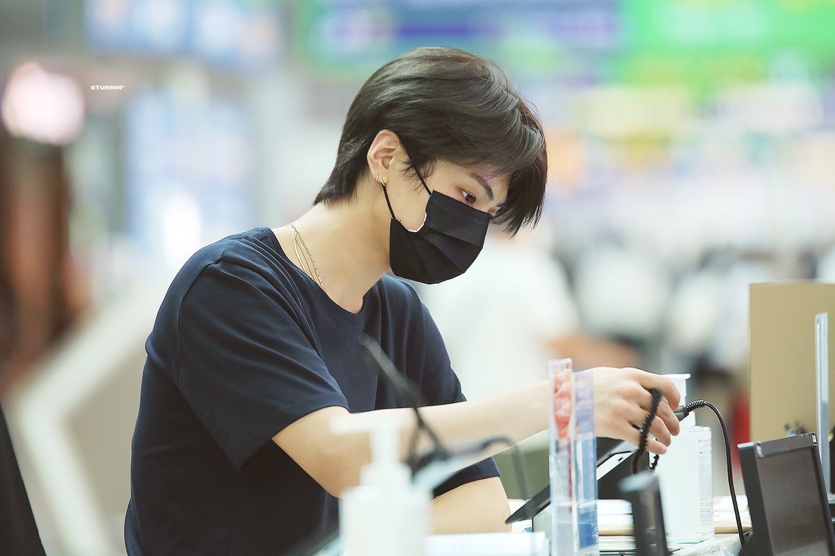 stunnin_jay's tweet photo. 220930 ICN #제이 #종성 #JAY https://t.co/SR0f22agw4