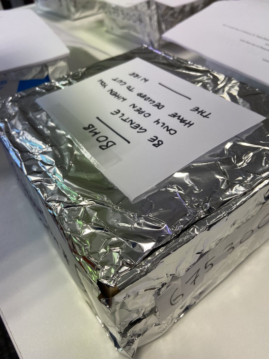 Another awesome day building inter professional team working skills with <a href="/v1jskinn/">janet skinner</a> <a href="/clinskillsed/">Clinical Skills Edin</a> doing some casual team based bomb defusing and linking it to #nontechnical skills and #prioritisation. Learning can be fun!