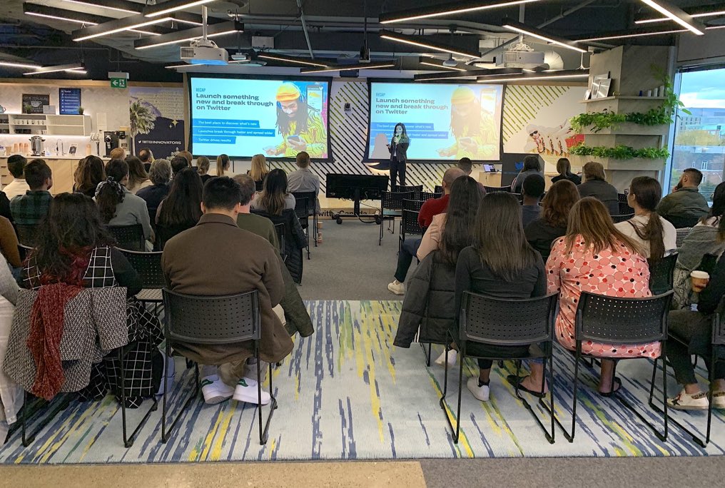 cam_gordon's tweet photo. A bonus 👀 at #TwitterInnovators & today’s event in #Toronto via 1x GIF and 1x image
Mixed media Tweets = some of the best Tweets 🥰
✍️ https://t.co/N6GD1JPqPD https://t.co/tz1kmnZ5i2