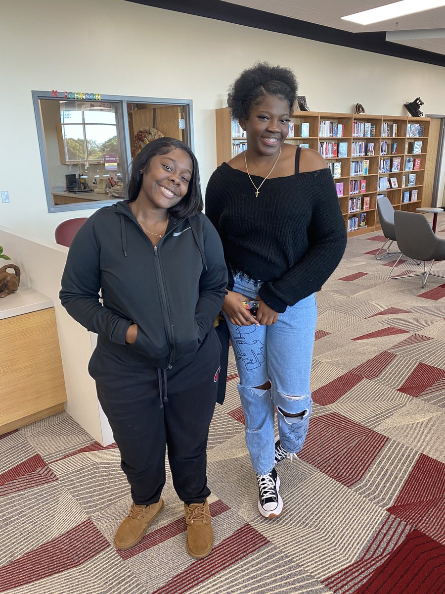 DubCLions's tweet photo. Love it when @DubCAlumni ‘22 visit! #TheLastLegacy graduates to @cpcc students! #HigherLearning #expectationofexcellence #LionPrideNationwide #neveradullmomentatthedub #oohtobeaLION #allinoneday https://t.co/kbtob22HCC
