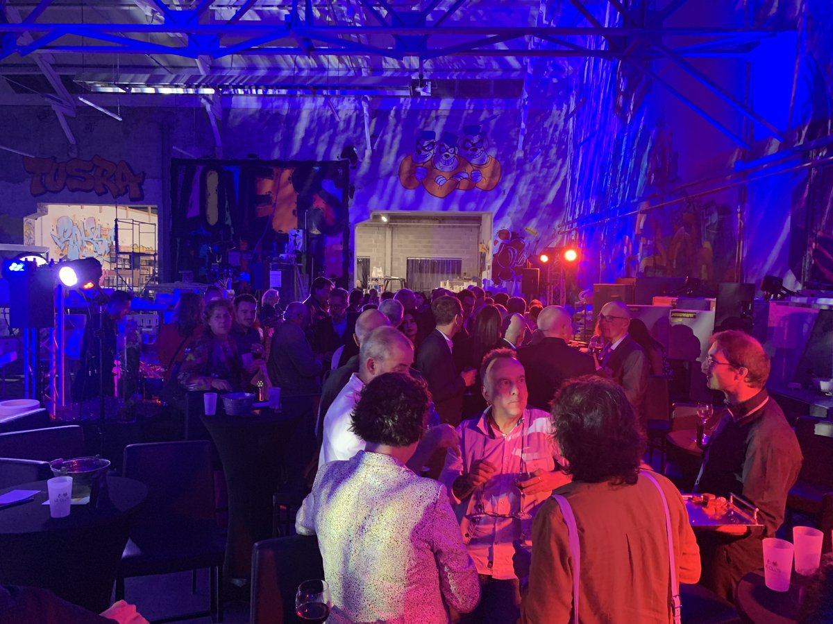 EsterTechnopole's tweet photo. [EN DIRECT] 🔴 Moment convivial à la soirée de lancement de #capsul, le hub de #innovation de l’Université de #Limoges.

Les entreprises d’#ESTERTechnopole sont venues en nombre pour échanger et réseauter 👥🥂

#entreprenariat #entreprenariatetudiant #projets #recherche https://t.co/JepvVmtJLb