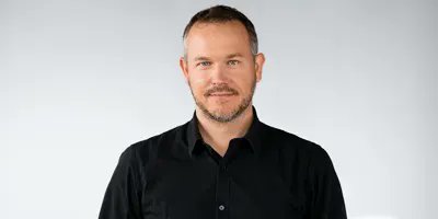 ConstructCanMag's tweet photo. Quebec architect gains world recognition for green building professionals @GBCI https://t.co/KlxCn1YMJV #architect #greenbuilding #greenbusinesscertificationinc #greenbuildinternationalconferenceexpo #leed #leedfellow #ProvencherRoy #Quebec #resilience #sustainability https://t.co/jDlo7E8Cnk