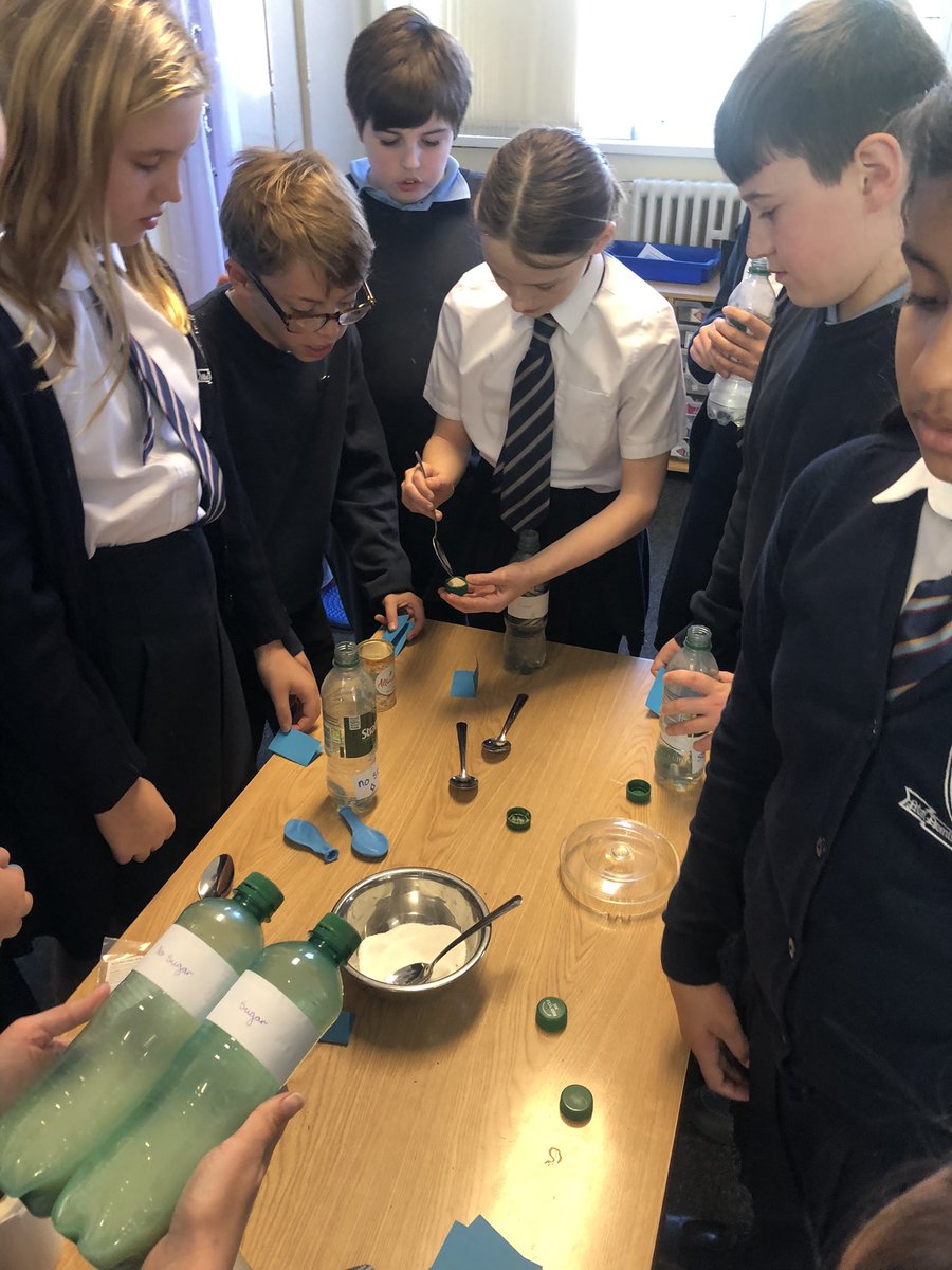 5TB_MrsBurns's tweet photo. 6RB had a great afternoon yesterday conducting an experiment to see if yeast is a microbe. We made sure it was a fair test, meticulously organising our equipment, with excellent results. Well done young scientists ๐๐ #MakeADifference #olol_HT #olol_science https://t.co/JU6tZOiD5W