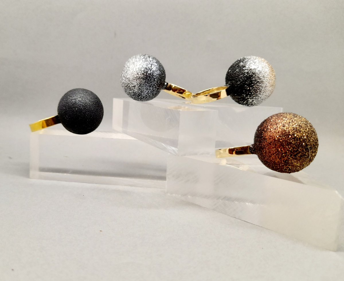 aelia_selection's tweet photo. ✨Glitter Bulles✨
Our winter obsession is sparkling!
https://t.co/HtB8wA9AYO https://t.co/uMMthLZlCI