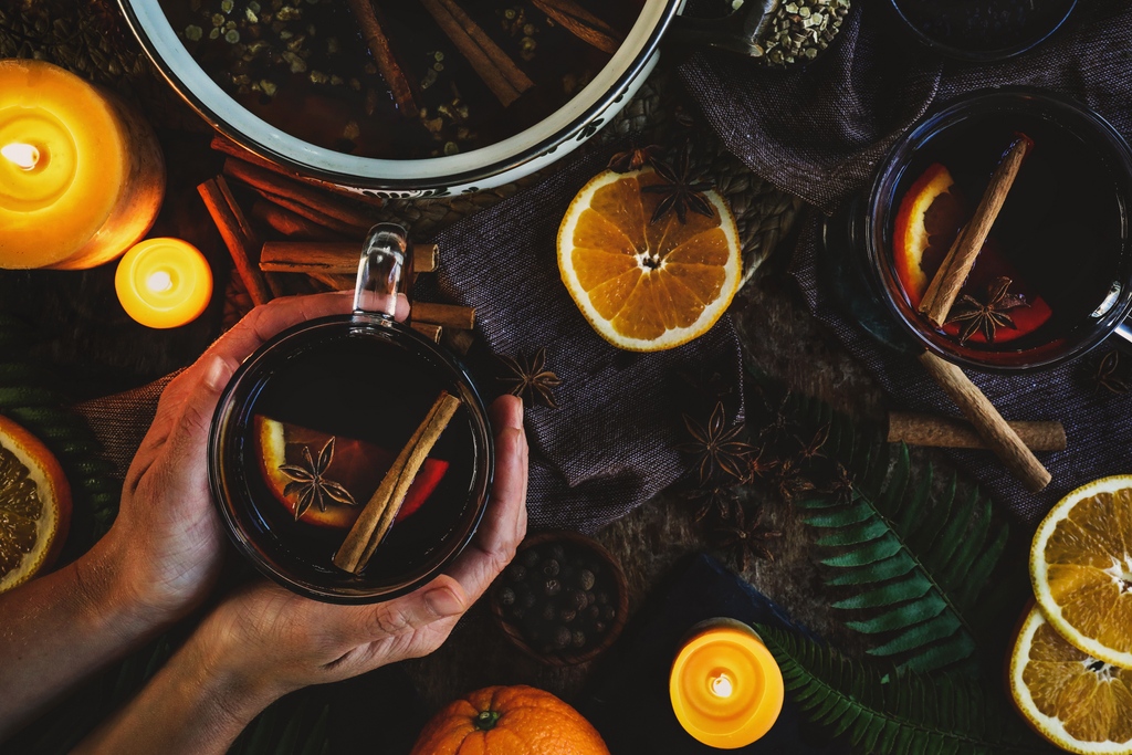 Combine wellness-supporting #herbs with a classic mulled cider! This delicious #MulledCider #Recipe includes traditional #WarmingSpices such as #Cinnamon, #Allspice, and #Cloves with the botanical boost of immune-supporting #Elderberries and #Astragalus.
mrh.life/MulledCider